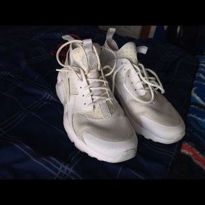 Nike Huraches (white)(size 10)(mens)